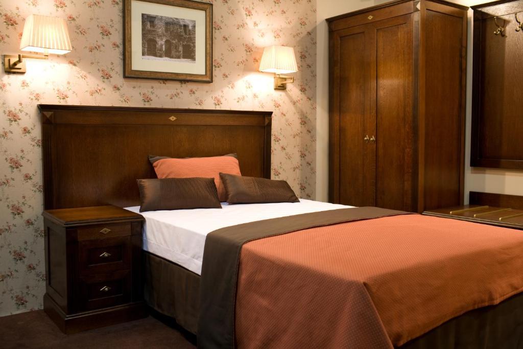 Hotel Kasyno Яроцин Номер фото