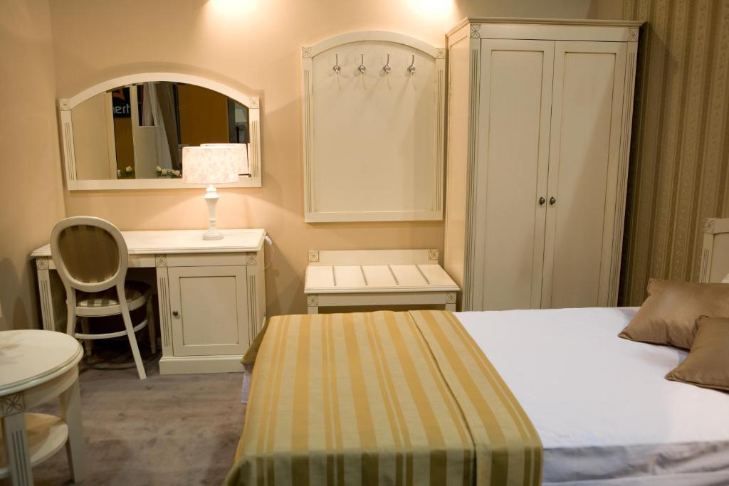 Hotel Kasyno Яроцин Номер фото